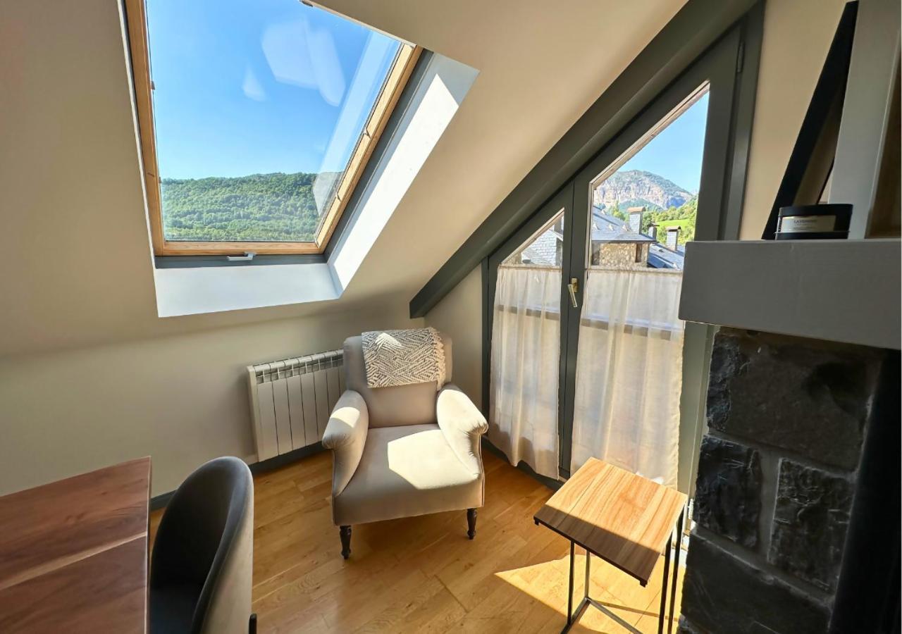 Caldares Exclusivo Atico En El Pueyo De Jaca Apartment ปันตีโกซา ภายนอก รูปภาพ